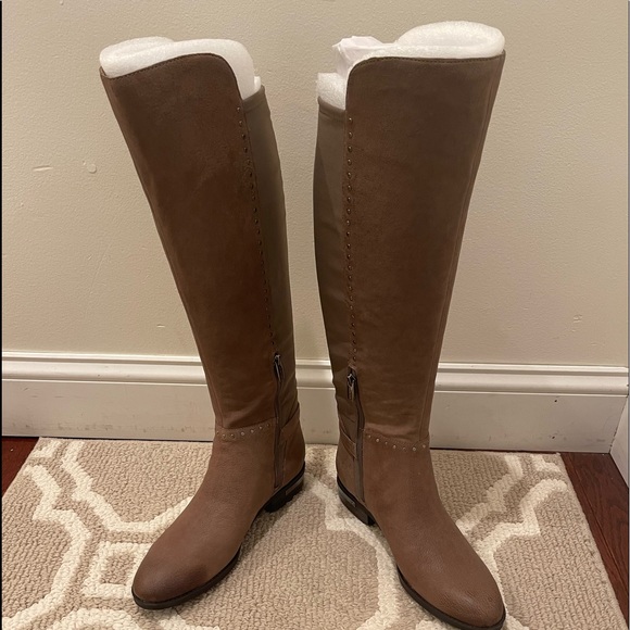VINCE CAMUTO BOOTS - Picture 7 of 12